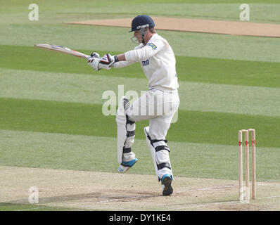 Chelmsford, Regno Unito. 03 apr 2014. Tom Westley ovatta in azione durante l'Essex e Kent Pre-Season amichevole dalla Essex County Ground, Chelmsford Credito: Azione Sport Plus/Alamy Live News Foto Stock