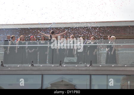 Military Wives Choir, apertura del rinnovato RN Dockyard Museum Foto Stock