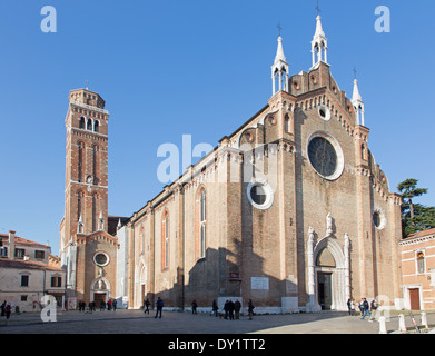 Venezia, Italia - 12 Marzo 2014: la chiesa di Santa Maria Gloriosa dei Frari. Foto Stock