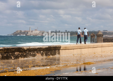 Due ragazzi al Malecon Foto Stock