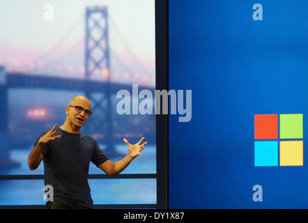 San Francisco, Stati Uniti d'America. 02Apr, 2014. Responsabile Microsoft Satya Nadella presenta la sua visione per il futuro della società di software al developer conference 'costruire' a San Francisco, Stati Uniti d'America, 02 aprile 2014. Foto: Daniel Schnettler/dpa/Alamy Live News Foto Stock