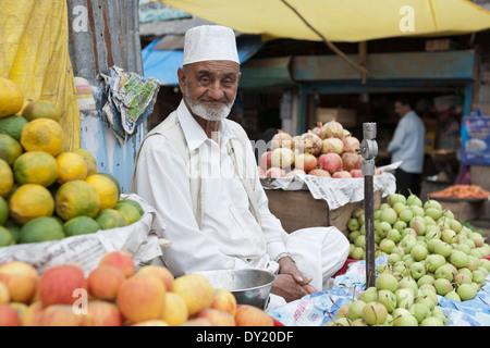 Srinagar, India, Asia del Sud. Strada del mercato Foto Stock