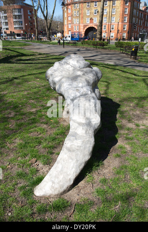 Il Cloud sculture, Goldington Crescent Gardens, Somers Town, Camden, London, England, Regno Unito Foto Stock