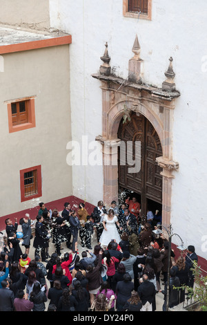 Nozze presso la chiesa parrocchiale di Santa Rosa de Lima - Santa Rosa de Lima, Guanajuato, Messico Foto Stock