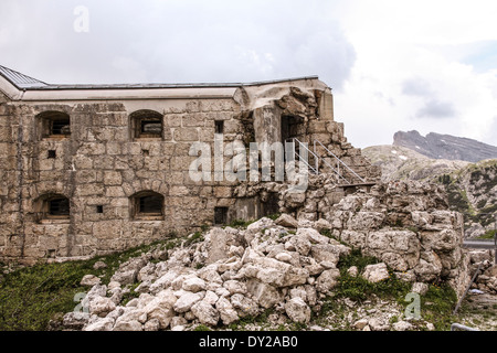 Passo Lagazuoi, Dolomiti ampezzane, Val Parola, shelter militari 1° guerra mondiale in tre sassi Fortezza Foto Stock