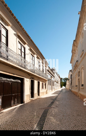 Tradizionale edificio piastrellato e a mosaico street nella città vecchia di Faro, Portogallo Foto Stock