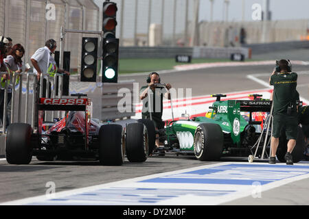 In Bahrain. Il 4 aprile 2014. Marcus Ericsson (SWE) #9, Caterham F1 Team - Formula1 nel Campionato del Mondo 2014 - Rd03, Bahrain Grand Prix al Bahrain International Circuit, Sakhir, Bahrein, venerdì 4 aprile 2014 Credit: dpa picture alliance/Alamy Live News Foto Stock