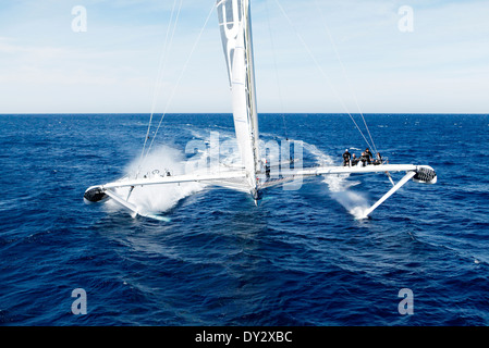 Foto aerea riprese di l'Hydroptere DCNS, Alain Thebault e il suo equipaggio (Yves Parlier, Jean Le Cam, Jacques Vincent, Luc Alphand) Foto Stock