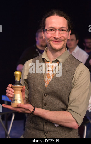 London Coffee Festival 2014 presso la Old Truman Brewery, Brick Lane. Cup concorso di degustazione. Foto Stock