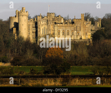 ARUNDEL, Inghilterra. - Celebre Castello - Castello di Arundel, WEST SUSSEX, sede del duca di Norfolk. Foto:JONATHAN EASTLAND. Foto Stock