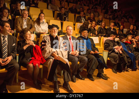 Valencia, Spagna. Il 4 aprile 2014. Placido Domingo è un dottorato onorario dal Berklee College of Music Credit: Salva Garrigues/Alamy Live News Foto Stock