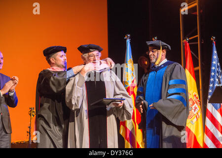 Valencia, Spagna. Il 4 aprile 2014. Placido Domingo è un dottorato onorario dal Berklee College of Music Credit: Salva Garrigues/Alamy Live News Foto Stock