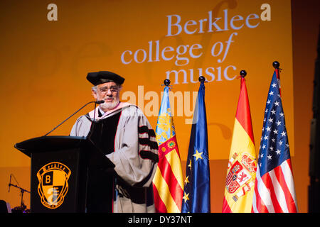 Valencia, Spagna. Il 4 aprile 2014. Placido Domingo è un dottorato onorario dal Berklee College of Music Credit: Salva Garrigues/Alamy Live News Foto Stock