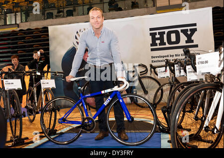 Glasgow, Scotland, Regno Unito. 5 aprile 2014. 05 Aprile 2014.Sir Chris Hoy fatto una comparsa al Emirate's Stadium Glasgow durante il 4° Scottish bike show per lanciare la propria bici marchio " Hoy".Scozia UK Credit: Kenny Ferguson/Alamy Live News Foto Stock