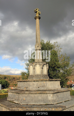 Memoriale di guerra ad Albury, Surrey, England, Regno Unito Foto Stock