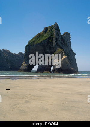 Archway isole, sulla costa nord dell'Isola Sud della Nuova Zelanda, vicino Puponga. Foto Stock