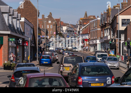 Occupato dal centro città High Street, Uckfield, East Sussex, England, Regno Unito Foto Stock