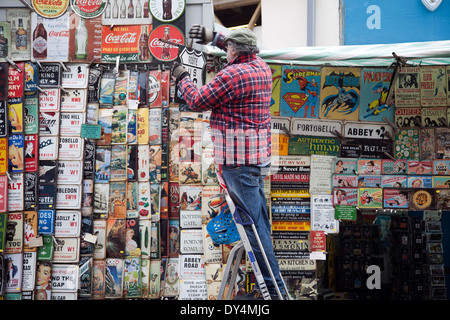 Fornitore su Portobello Rd in Nottinghill Gate W11 - London REGNO UNITO Foto Stock