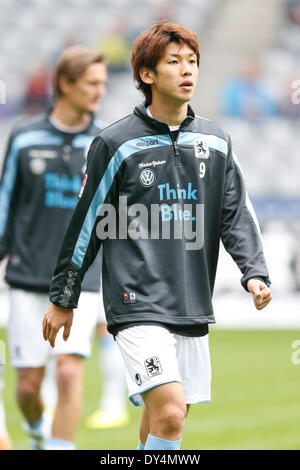 Monaco di Baviera, Germania. 6 apr, 2014. Yuya Osako (1860 Munchen) Calcio/Calcetto : Seconda Bundesliga match tra TSV 1860 Monaco 0-3 Karlsruher SC a stadio Allianz Arena di Monaco di Baviera, Germania. Credito: D .Nakashima/AFLO/Alamy Live News Foto Stock