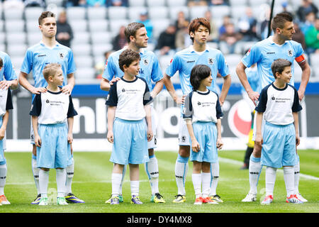 Monaco di Baviera, Germania. 6 apr, 2014. Yuya Osako (1860 Munchen) Calcio/Calcetto : Seconda Bundesliga match tra TSV 1860 Monaco 0-3 Karlsruher SC a stadio Allianz Arena di Monaco di Baviera, Germania. Credito: D .Nakashima/AFLO/Alamy Live News Foto Stock