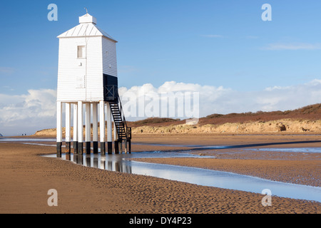 La bassa 1832 faro in legno a Burnham on sea, Somerset England Regno Unito Europa Foto Stock