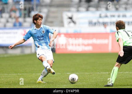 Monaco di Baviera, Germania. 6 apr, 2014. Yuya Osako (1860 Munchen) Calcio/Calcetto : Seconda Bundesliga match tra TSV 1860 Monaco 0-3 Karlsruher SC a stadio Allianz Arena di Monaco di Baviera, Germania. Credito: D .Nakashima/AFLO/Alamy Live News Foto Stock