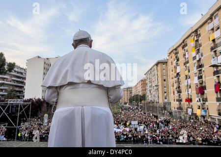 L'Italia,Roma. 6 Aprile, 2014. Papa Francesco visita alla parrocchia romana di San Gregorio Magno Credito: Davvero Facile Star/Alamy Live News Foto Stock