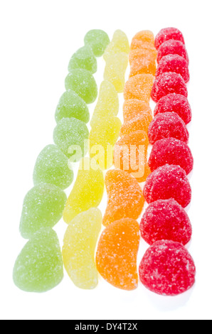 Linee composte da pezzi di marmellata isolate su sfondo bianco Foto Stock