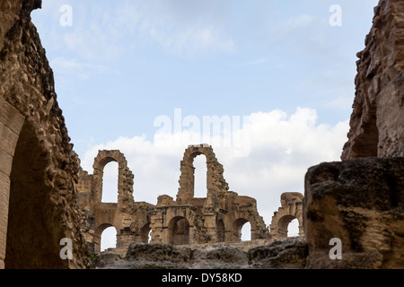 All'interno di pareti di anfiteatro romano di El Jem, Tunisia in Nord Africa. Foto Stock