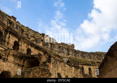 All'interno di pareti di anfiteatro romano di El Jem, Tunisia in Nord Africa. Foto Stock