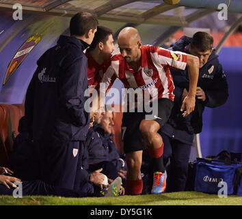 Valencia, Spagna. 07 apr 2014. Centrocampista Mikel Rico di Athletic Bilbao lascia il gioco dopo aver ferirsi durante la Liga gioco Levante UD v Athletic Bilbao a Ciutat de Valencia Stadium, Valencia. Credito: Azione Sport Plus/Alamy Live News Foto Stock