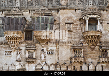 Aina mahal , il palazzo fu danneggiato nel 2001 Terremoto del GUJARAT , Bhuj ,Kutch. Foto Stock