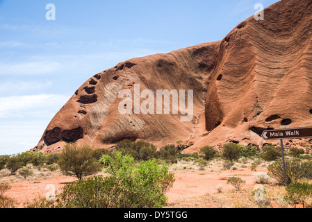 Ayers Rock di Territorio del Nord Australia - originaria casa spirituale per gli Aborigeni ritratto Foto Stock