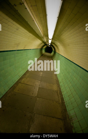 Historic Grade II-elencati Tyne pedoni e ciclisti gallerie Tunnel Foto Stock