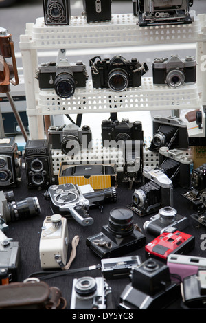 Portobello Rd mercato fotocamere Vintage In Vendita - London W11 - REGNO UNITO Foto Stock