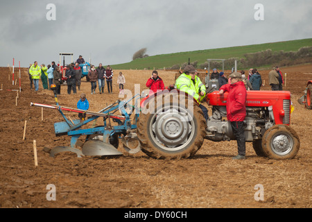 Memorial Match di aratura, 2014, Shorwell, Isle of Wight, England, Regno Unito, ©Patrick Eden Fotografia 2014 Foto Stock