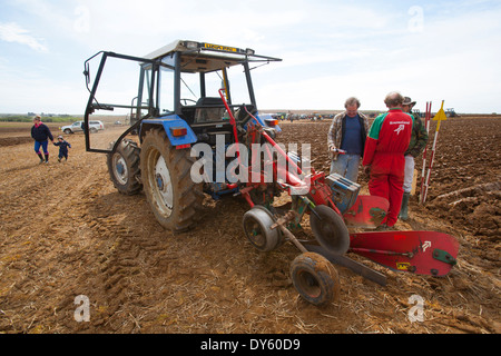 Memorial Match di aratura, 2014, Shorwell, Isle of Wight, England, Regno Unito, ©Patrick Eden Fotografia 2014 Foto Stock