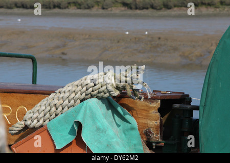 Close up della fune su una barca. Foto Stock