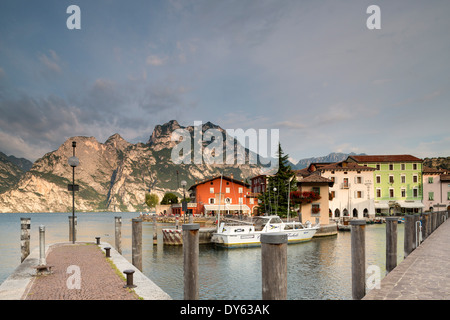 Porto di Torbole sul lago di Garda, Trentino, Italia, Europa Foto Stock