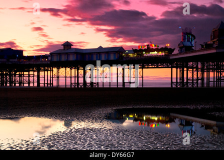Pier di Blackpool al tramonto Foto Stock