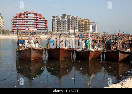 Barche da pesca nel vecchio porto di Manama, Bahrein, Medio Oriente Foto Stock