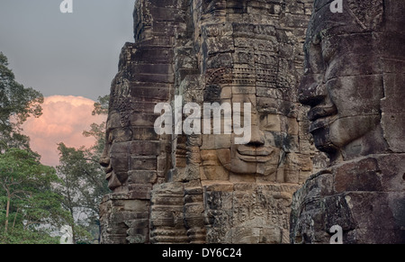 L'incredibile volti al tempio Bayon, riep Siem, Cambogia. Foto Stock