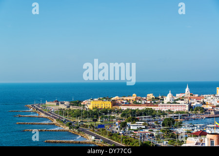 Centro storico di Cartagena, Colombia con il Mar dei Caraibi visibili sui due lati Foto Stock