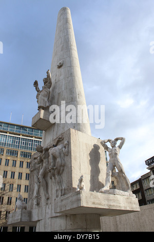 Nationaal Monument op de Dam/ National War Memorial monumento su Dam Square Amsterdam Foto Stock