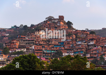 Barrios, baraccopoli di Caracas sulla collina, Caracas, Venezuela Foto Stock