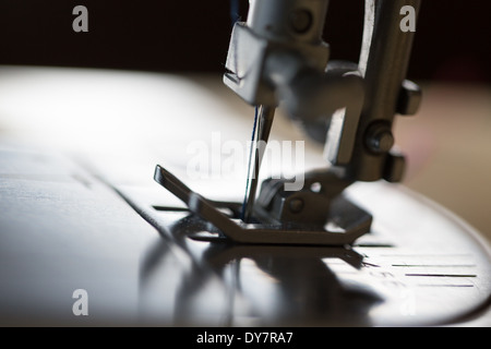 Cantante cucitura elettrico macjine meccanismo ad ago close-up Foto Stock