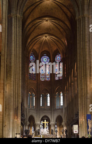 Coro e Altare, navata, Notre Dame de Paris, Ile de la Cité, Parigi, Ile-de-France, Francia Foto Stock