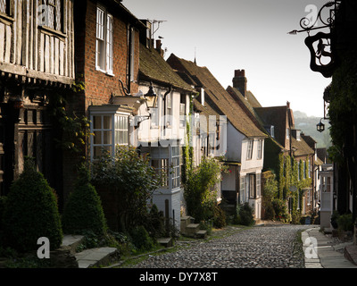 East Sussex, segale, Mermaid Street nella luce della sera Foto Stock