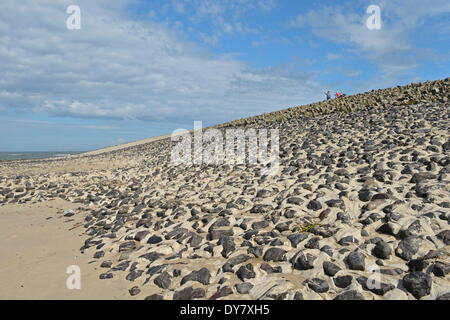 Argine con rocce, Wangerooge, est isole frisone, Frisia orientale, Bassa Sassonia, Germania Foto Stock