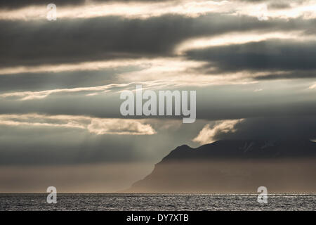 Atmosfera serale, Isfjorden, isola Spitsbergen, arcipelago delle Svalbard Isole Svalbard e Jan Mayen, Norvegia Foto Stock